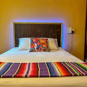 Casona Pueblo Magico -suite And Family Bed & Breakfast Cancun